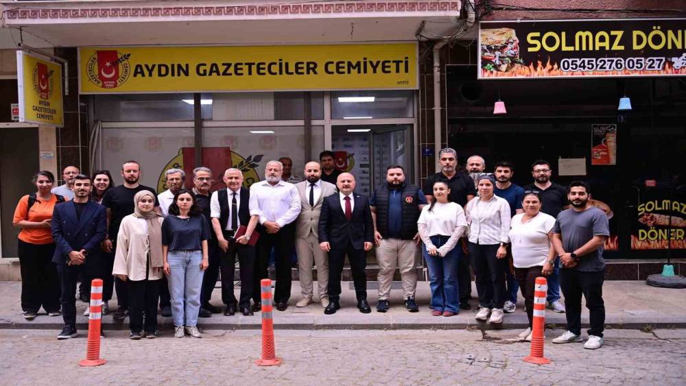 Aydın basınıyla bir araya gelen Vali Varol: "Basını &ouml;nemli bir paydaş olarak g&ouml;r&uuml;yoruz"
