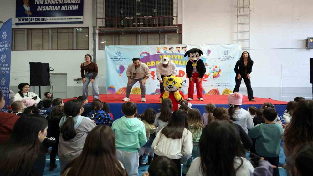 Başkan &Ccedil;er&ccedil;ioğlu Nazilli&rsquo;de &ccedil;ocukları Yarıyıl Karne Şenliği ile buluşturdu