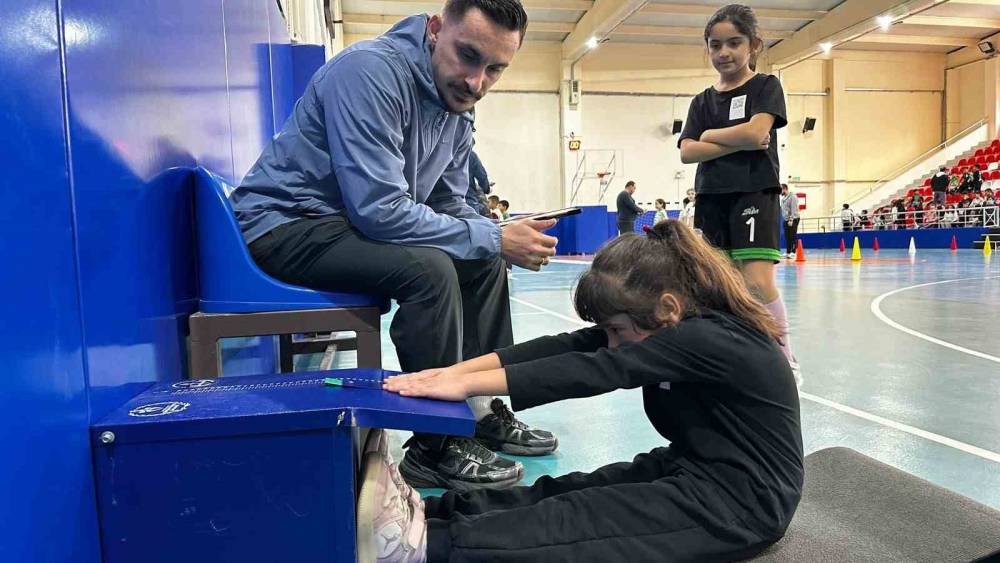 Buharkent&rsquo;te yetenek avcıları geleceğin sporcularını keşfetti