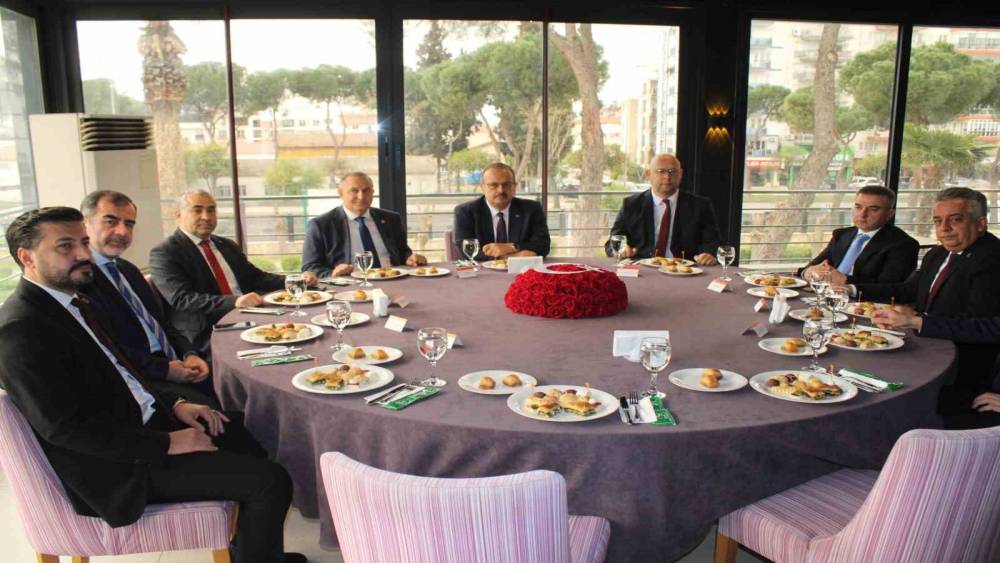 Aydın protokol&uuml; bayramlaştı
