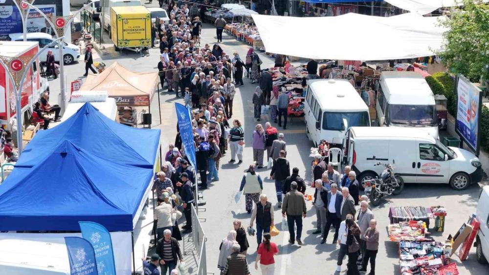 B&uuml;y&uuml;kşehrin fideleri Karacasu ve Ko&ccedil;arlı&rsquo;da dağıtıldı
