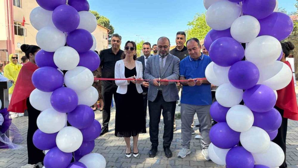 Şehitler Ortaokulu&rsquo;ndan teknoloji tasarım ve g&ouml;rsel sanatlar sergisi