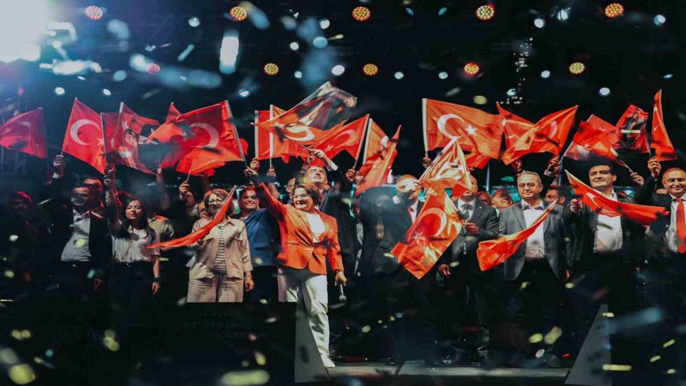 Mavişehir Atat&uuml;rk K&uuml;lt&uuml;r ve Yaşam Alanı vatandaşların hizmetine a&ccedil;ıldı