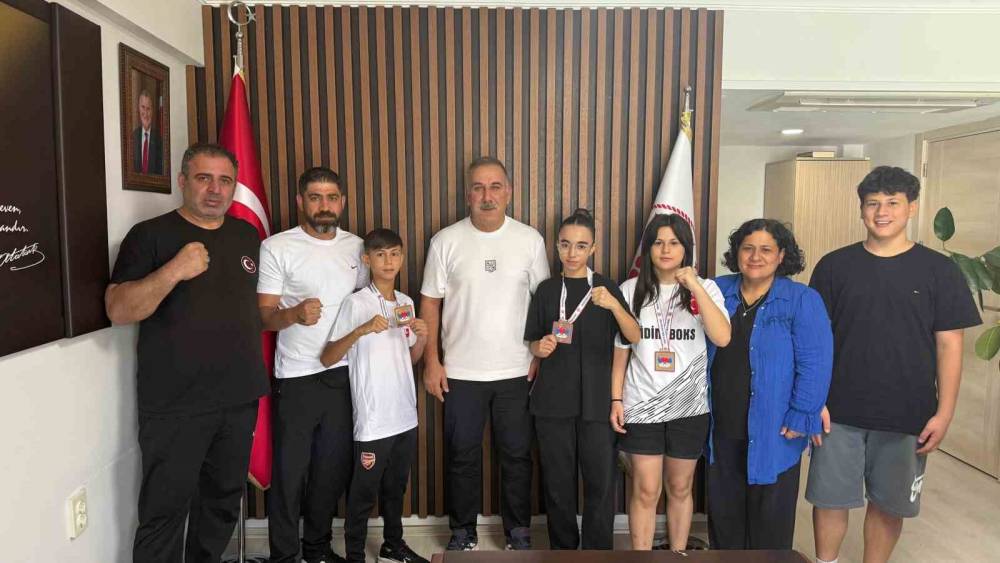 Aydınlı gen&ccedil; boks&ouml;rlerden T&uuml;rkiye Şampiyonası&rsquo;nda 3 madalya
