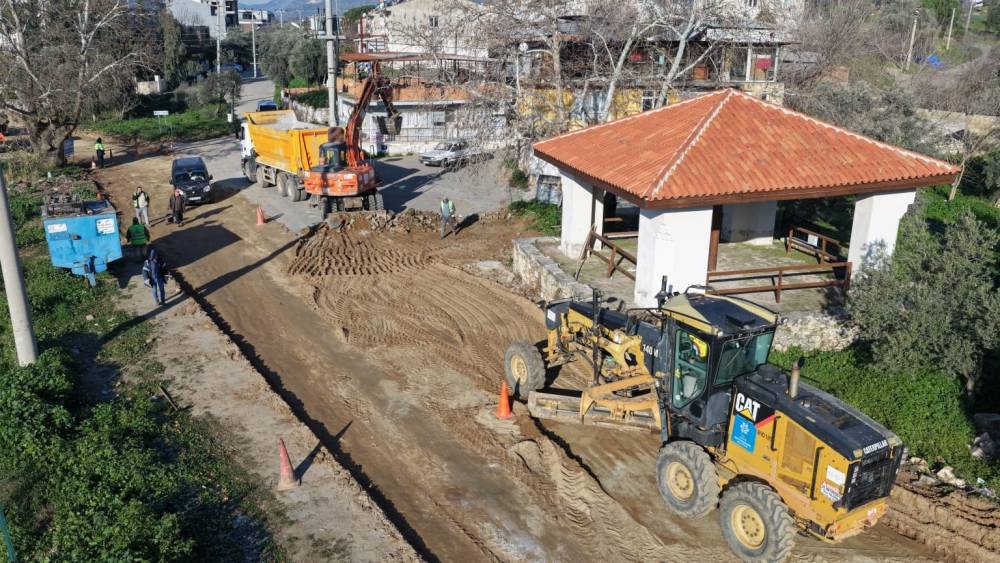 Aydın B&uuml;y&uuml;kşehir Belediyesi Efeler&rsquo;in yollarını yeniliyor