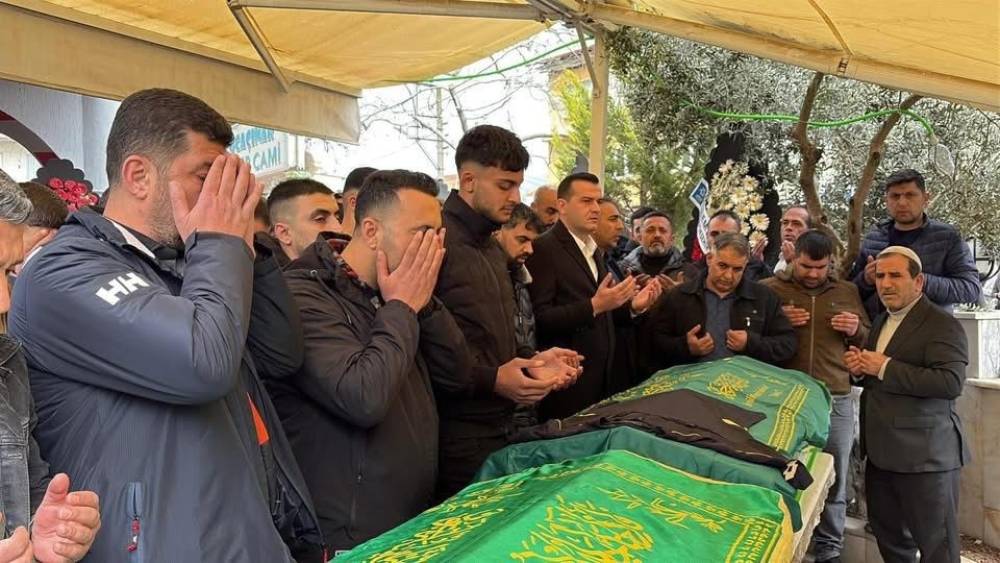 Silahlı saldırı sonucu hayatlarını kaybeden kardeşler son yolculuğuna uğurlandı
