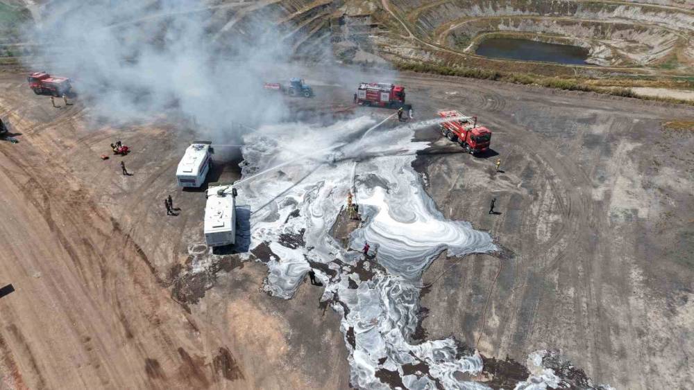 Aydın&rsquo;da alevlere karşı ger&ccedil;eği aratmayan prova
