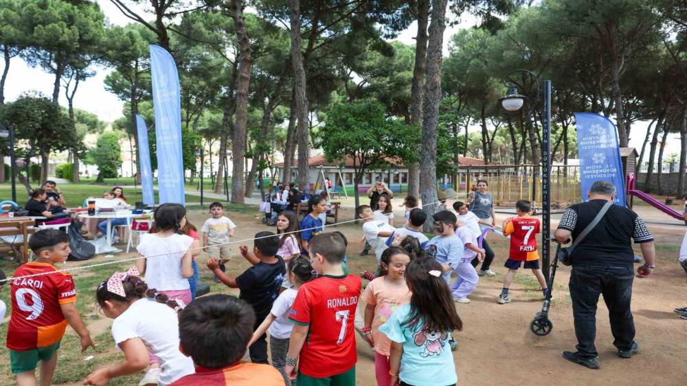 &Ouml;ğrenciler Tekstil Park&rsquo;ta doyasıya eğlendi
