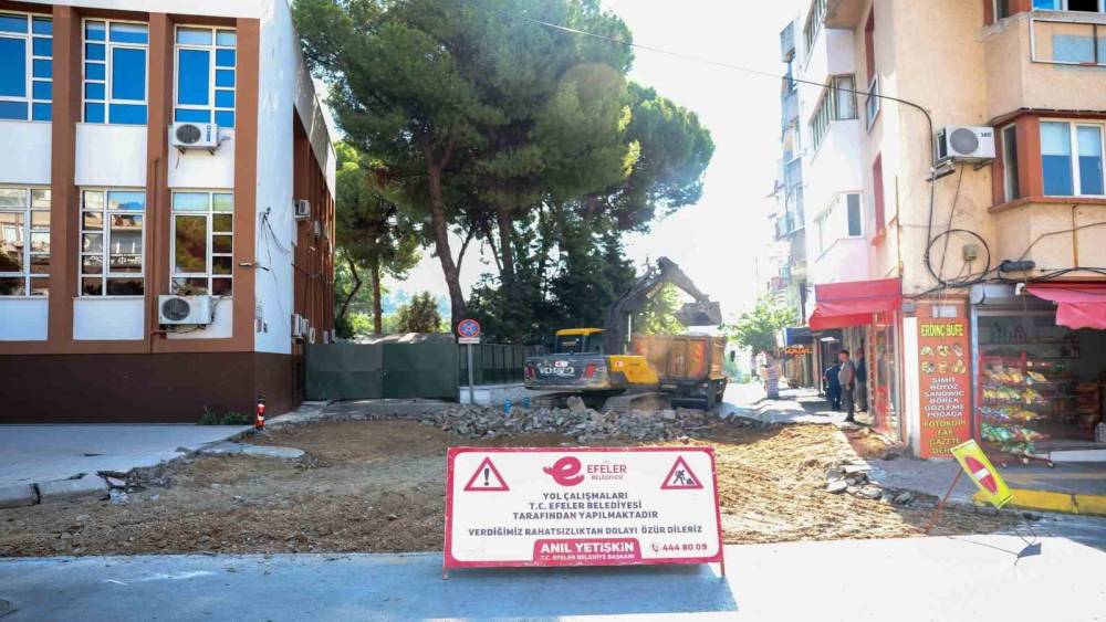 Efeler&rsquo;de adliye yanında yol yenileme &ccedil;alışması başladı