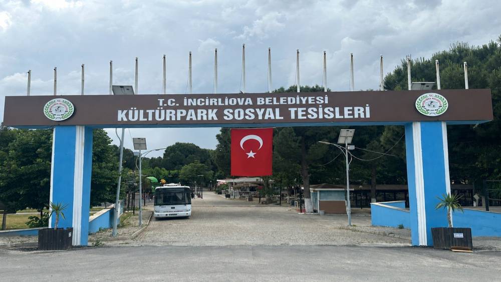 Başkan Kaya: "K&uuml;lt&uuml;r Park&rsquo;ın tapusu artık İncirliova halkının"
