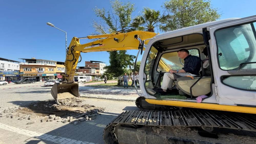 Yenipazar yollarında sıcak asfalt &ccedil;alışması başladı
