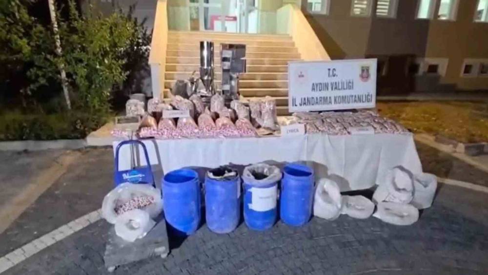 Aydın&rsquo;da zehir tacirlerine darbe: 100 milyon TL&rsquo;lik uyuşturucu ele ge&ccedil;irildi
