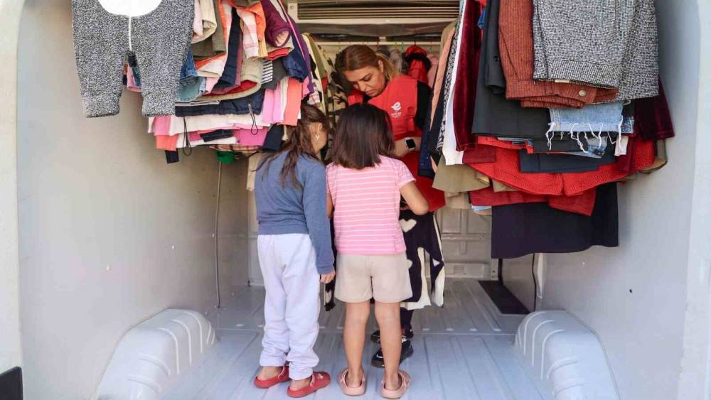 Efeler Belediyesi ihtiya&ccedil; sahiplerine ulaşıyor
