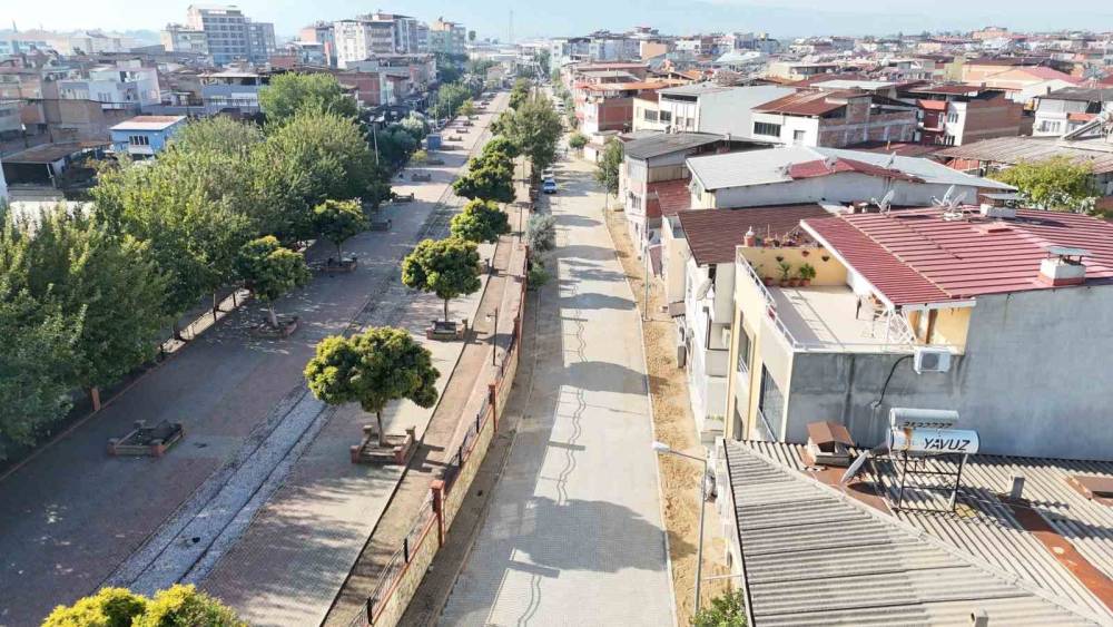 Nazilli Belediyesi&rsquo;nin yol &ccedil;alışmaları s&uuml;r&uuml;yor

