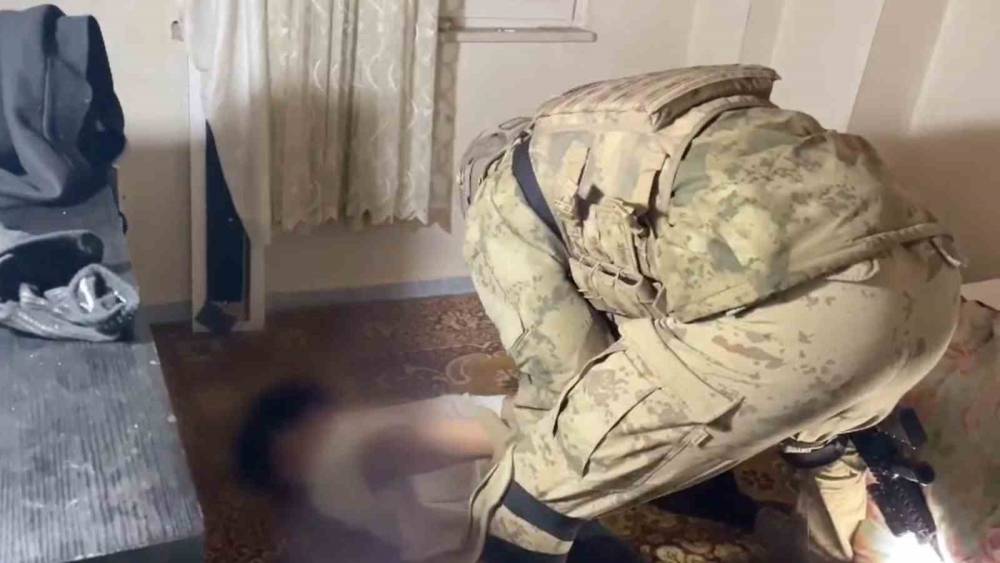 Aydın&rsquo;da ter&ouml;r &ouml;rg&uuml;tlerine y&ouml;nelik eş zamanlı operasyon: 5 g&ouml;zaltı
