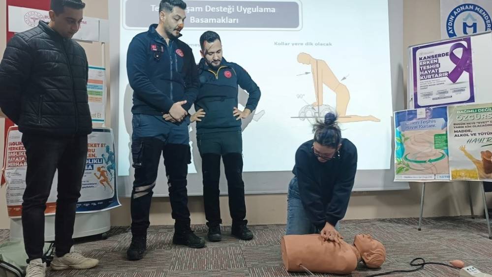 Buharkent&rsquo;te ilk yardım ve sağlıklı yaşam eğitimleri verildi
