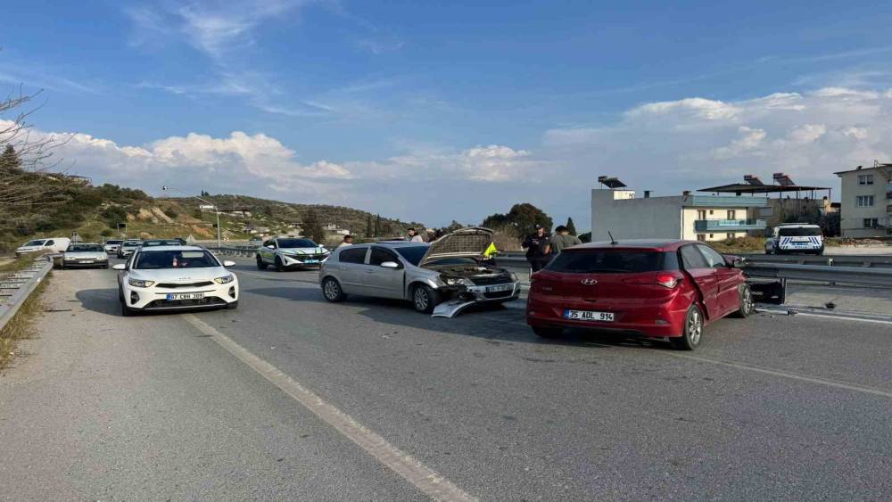 S&ouml;ke-Kuşadası &Ccedil;evre Yolu&rsquo;nda kaza: 1 kişi yaralandı
