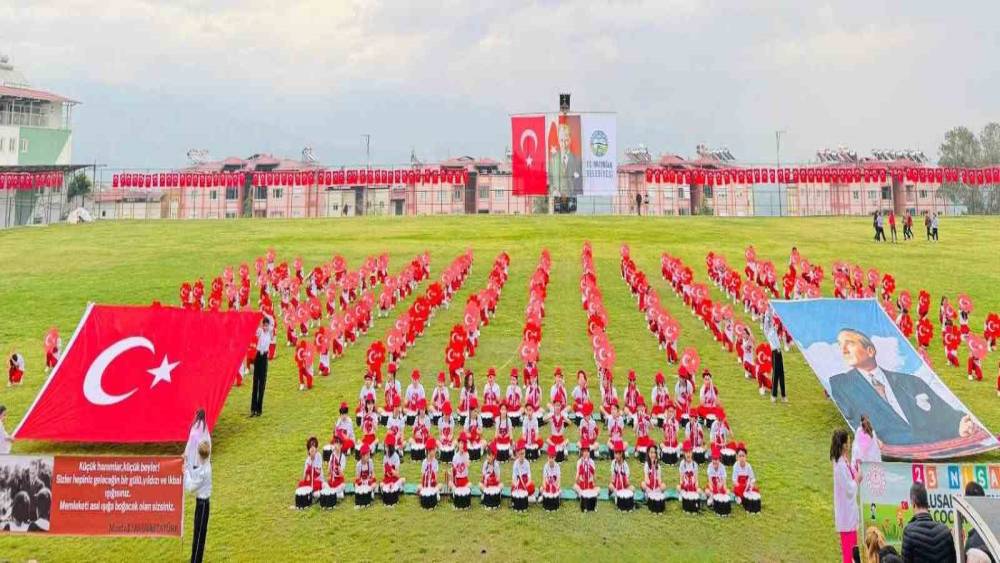 Bozdoğan&rsquo;da 23 Nisan yağmura rağmen coşkuyla kutlandı
