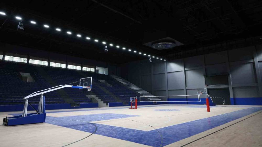 Aydın&rsquo;da 3 bin kişilik spor salonunda sona gelindi
