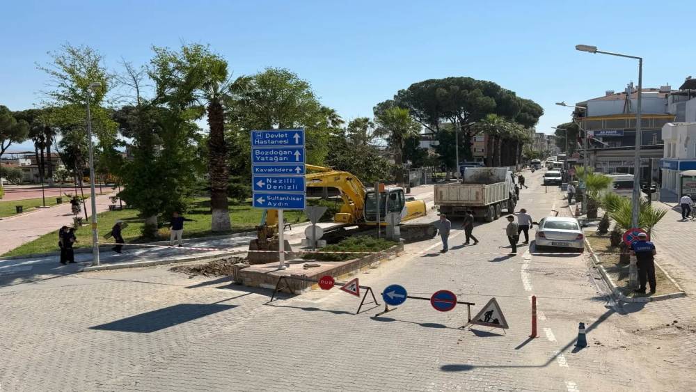 Yenipazar&rsquo;da asfalt &ccedil;alışmaları s&uuml;r&uuml;yor
