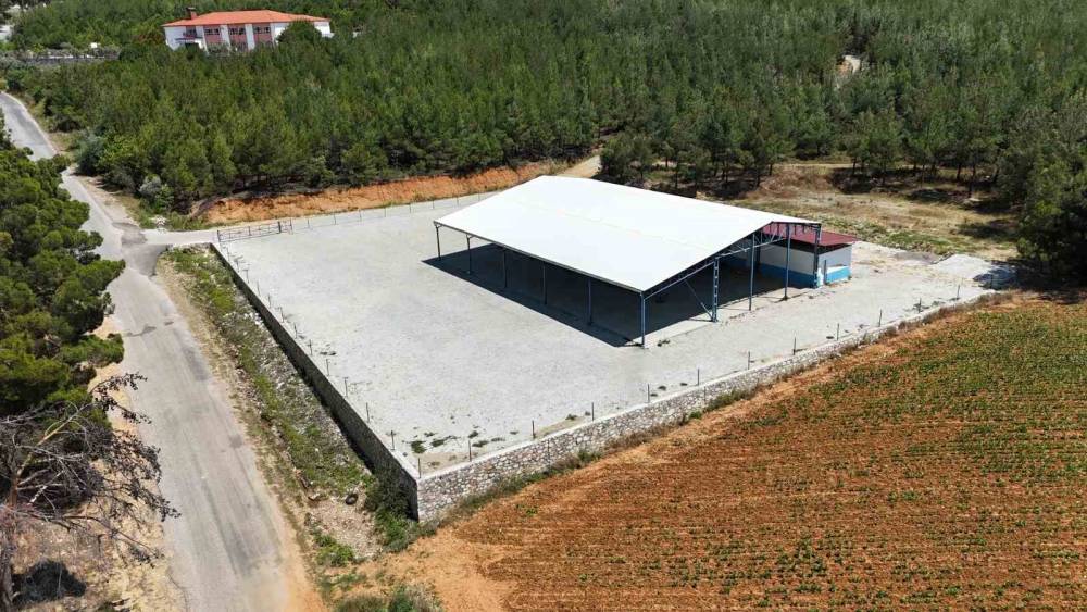 &Ouml;rentaht Mahallesi&rsquo;ndeki sosyal tesislerdeki eksikler tamamlandı
