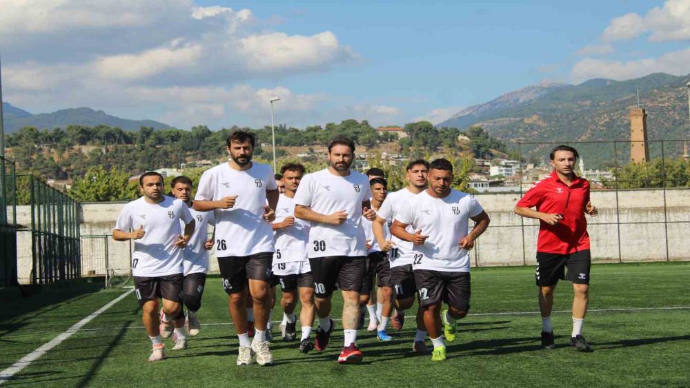 Aydınspor, ilk antrenmanına &ccedil;ıktı
