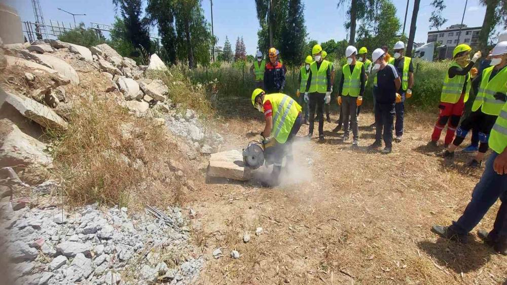Söke’de arama kurtarma eğitimleri devam ediyor
