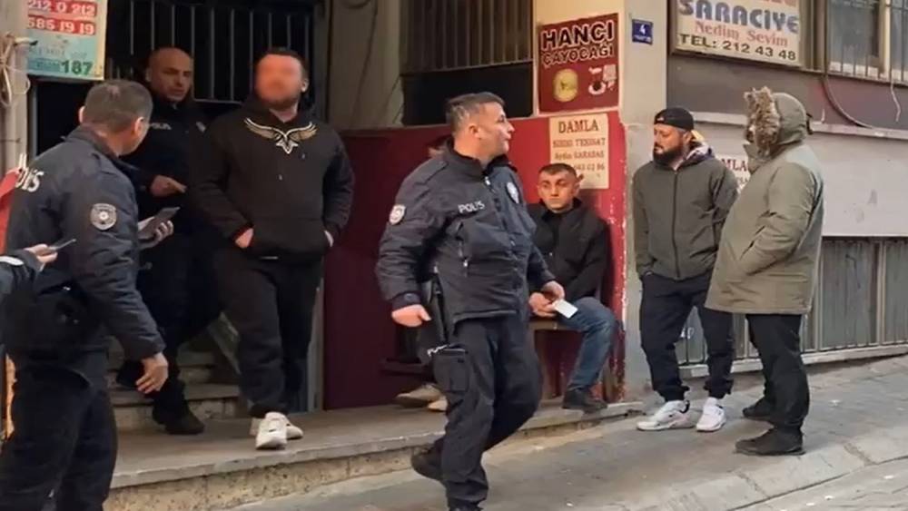 Cinayetin ardından evden elleri cebinde çıkartılan zanlıya müebbet hapis cezası verildi

