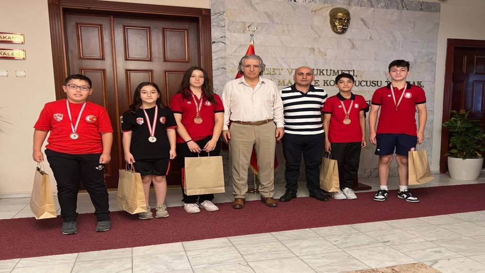 KUŞADASI'NDA BAŞARILI SPORCULARDAN KEKLİK'E ZİYARET 