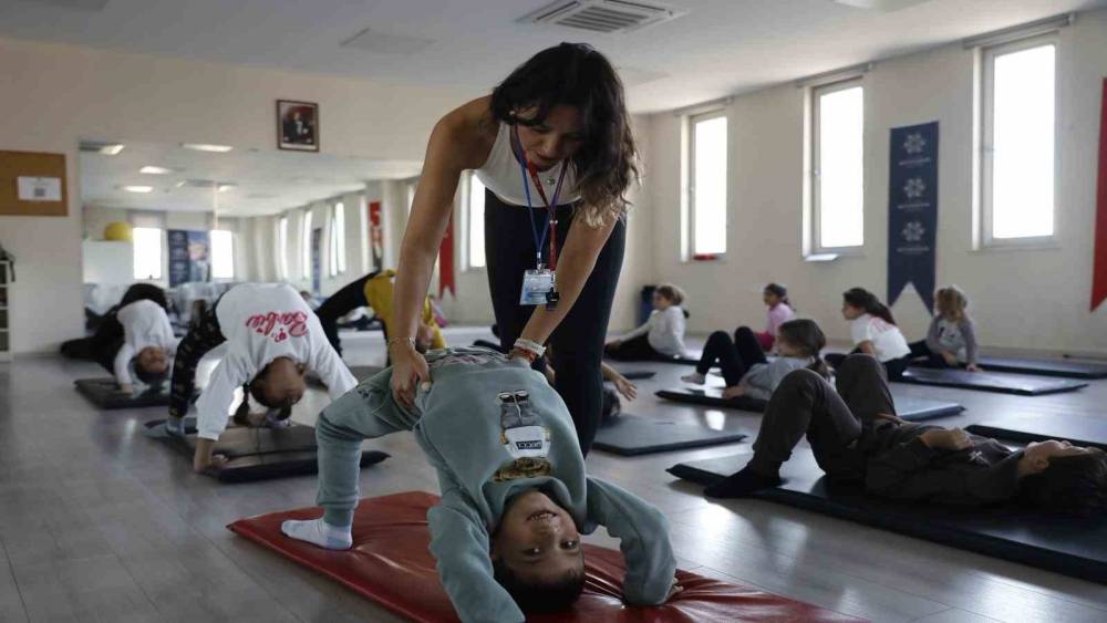 Aydın B&uuml;y&uuml;kşehir Belediyesi&rsquo;nin jimnastik eğitimleri devam ediyor