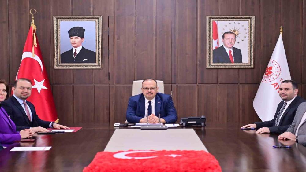 AYDIN&rsquo;DA AMBULANS VE İSTASYON BİNASI BAĞIŞI