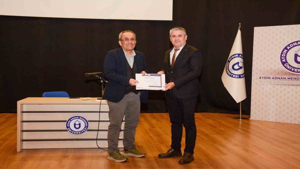 AD&Uuml;&rsquo;de 28 Şubat&rsquo;tan 15 Temmuz&rsquo;a Darbelerin Anatomisi konferansı ger&ccedil;ekleşti