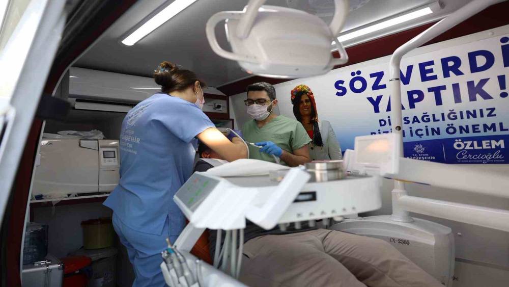 Mobil Ağız ve Diş Sağlığı Klinikleri &Ccedil;ine&rsquo;de vatandaşlarla buluştu

