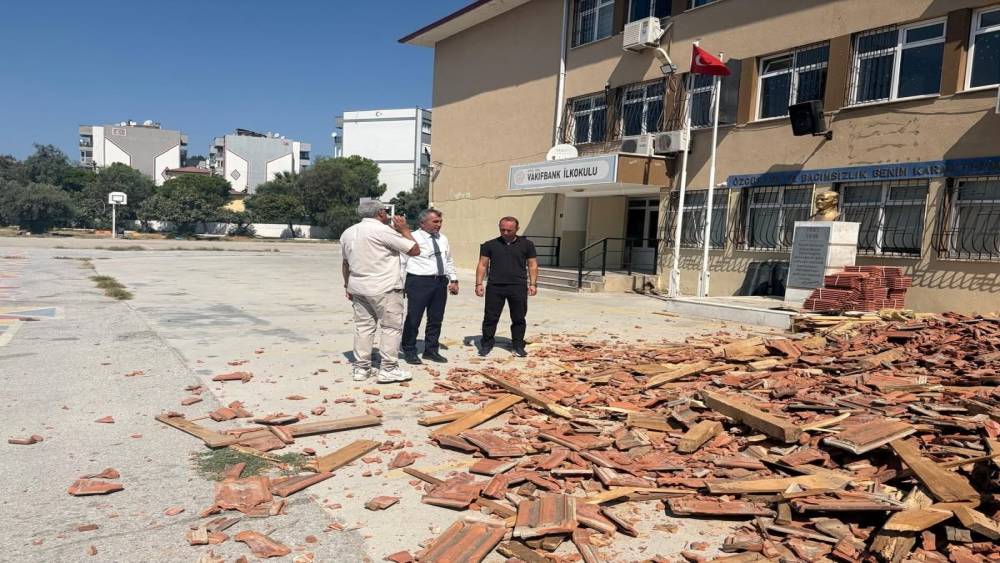 S&ouml;ke&rsquo;de okulun &ccedil;atısı yenileniyor
