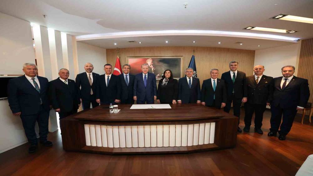 BAŞKAN ARIKAN: CUMHURBAŞKANIMIZLA BİR ARAYA GELMEK B&Uuml;Y&Uuml;K ONUR