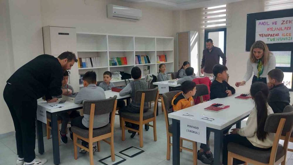 Yenipazar&rsquo;da minik zihinler yarıştı, şampiyonlar belli oldu
