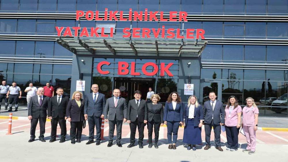 Aydın İl Sağlık M&uuml;d&uuml;r&uuml; Şenkul&rsquo;dan hastalara ve personele bayram ziyareti
