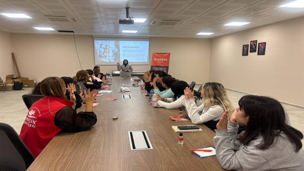 Yurtta kalan öğrencilere bilgilendirmede bulunuldu