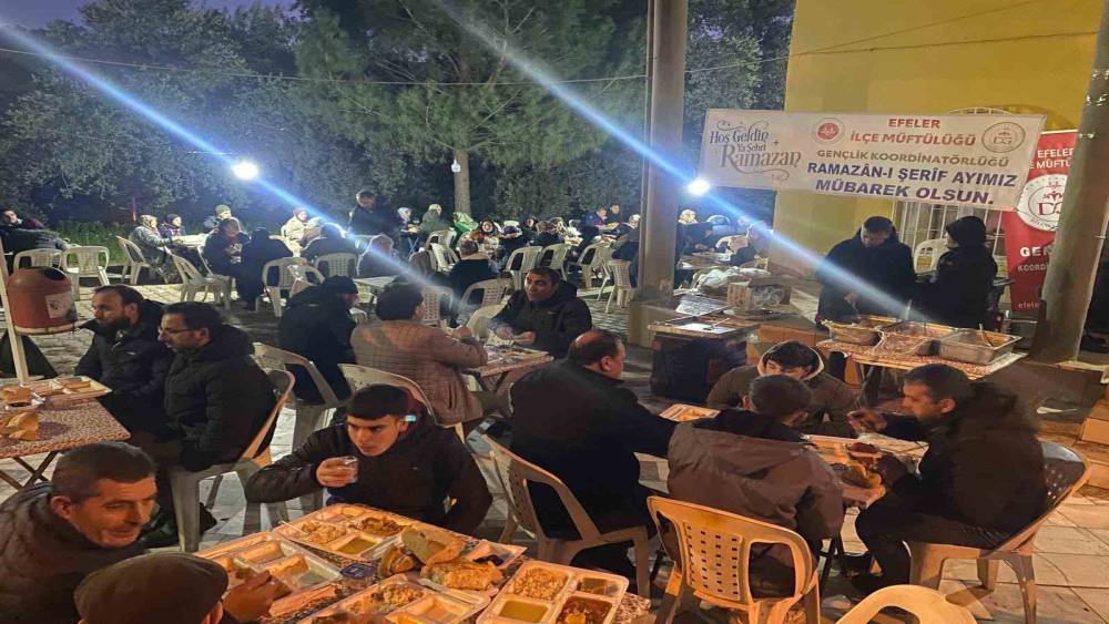 Efeler&rsquo;de Mahallece İftardayız programı vatandaşları buluşturdu