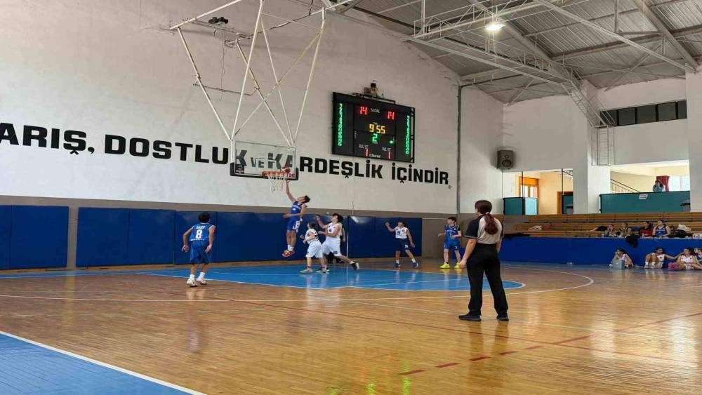 Basketbol turnuvası final ma&ccedil;ıyla tamamlandı
