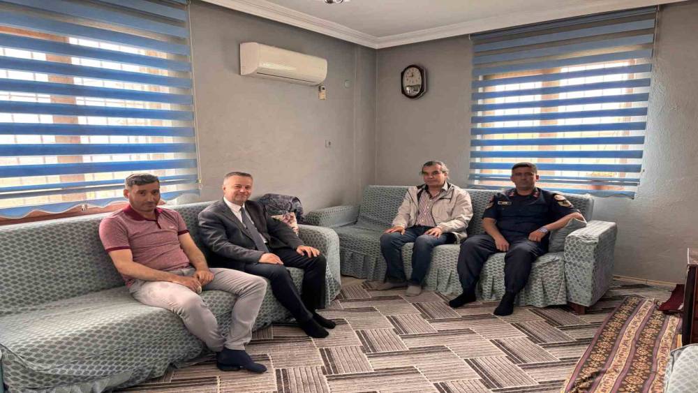 Kaymakam G&uuml;ndoğdu şehit aileleri ve gazilerle bayramlaştı
