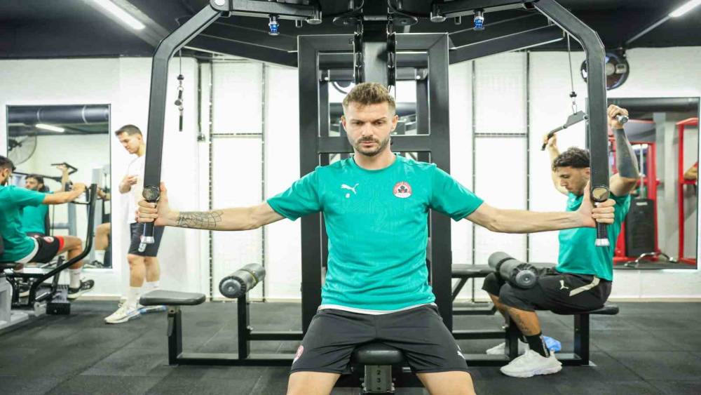 İncirliova Belediyespor g&uuml;ne salon &ccedil;alışmasıyla başladı
