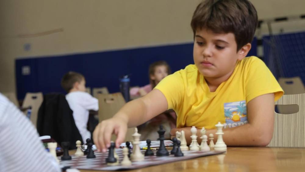 Minikler satrançta hünerlerini sergiledi