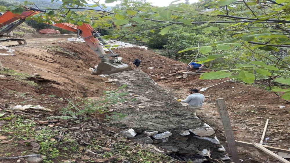 Karacasu Belediyesi’nden yol güvenliği