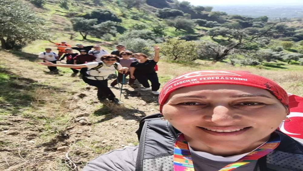 Efeler’de gençlerden vefa yürüyüşü