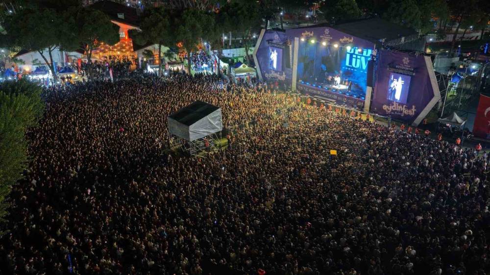  AYDINFEST’TE 55 BİN KİŞİ MÜZİKLE BULUŞTU