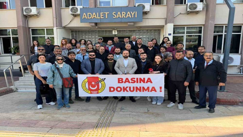 AYDIN’DA GAZETECİLER, MESLEKTAŞLARINA DESTEK İÇİN BİR ARAYA GELDİ