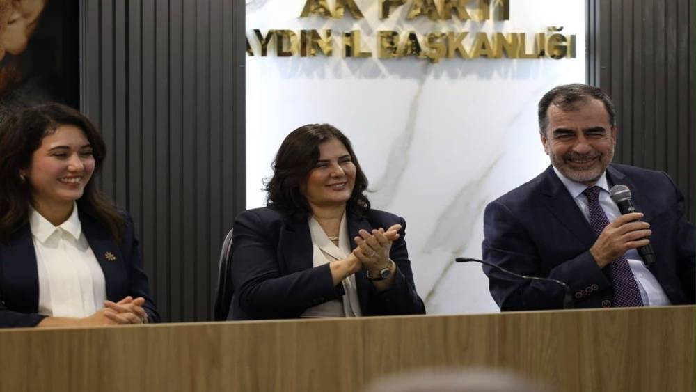 Başkan &Ccedil;er&ccedil;ioğlu: "Yapılmadık, asfaltlanmadık yol bırakmayacağız"
