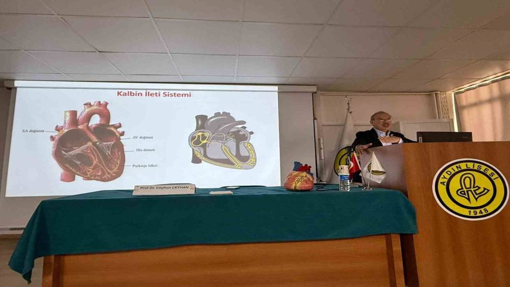 ADÜ’lü akademisyen Aydın Lisesi’nde öğrencilerle buluştu