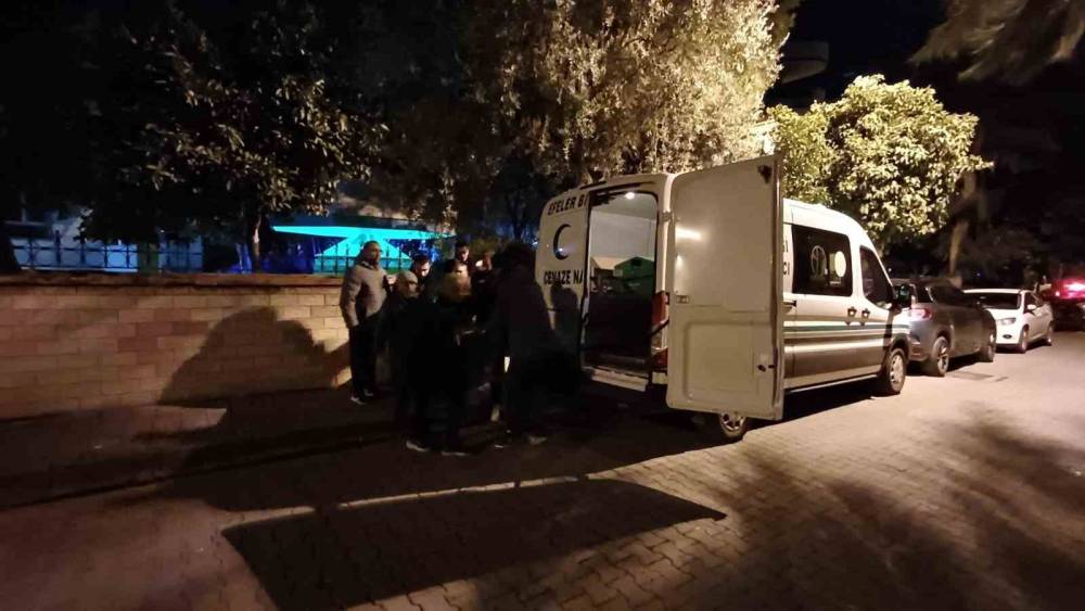 Aydınspor&rsquo;un M&uuml;d&uuml;r&uuml;&rsquo; cami tuvaletinde &ouml;l&uuml; bulundu